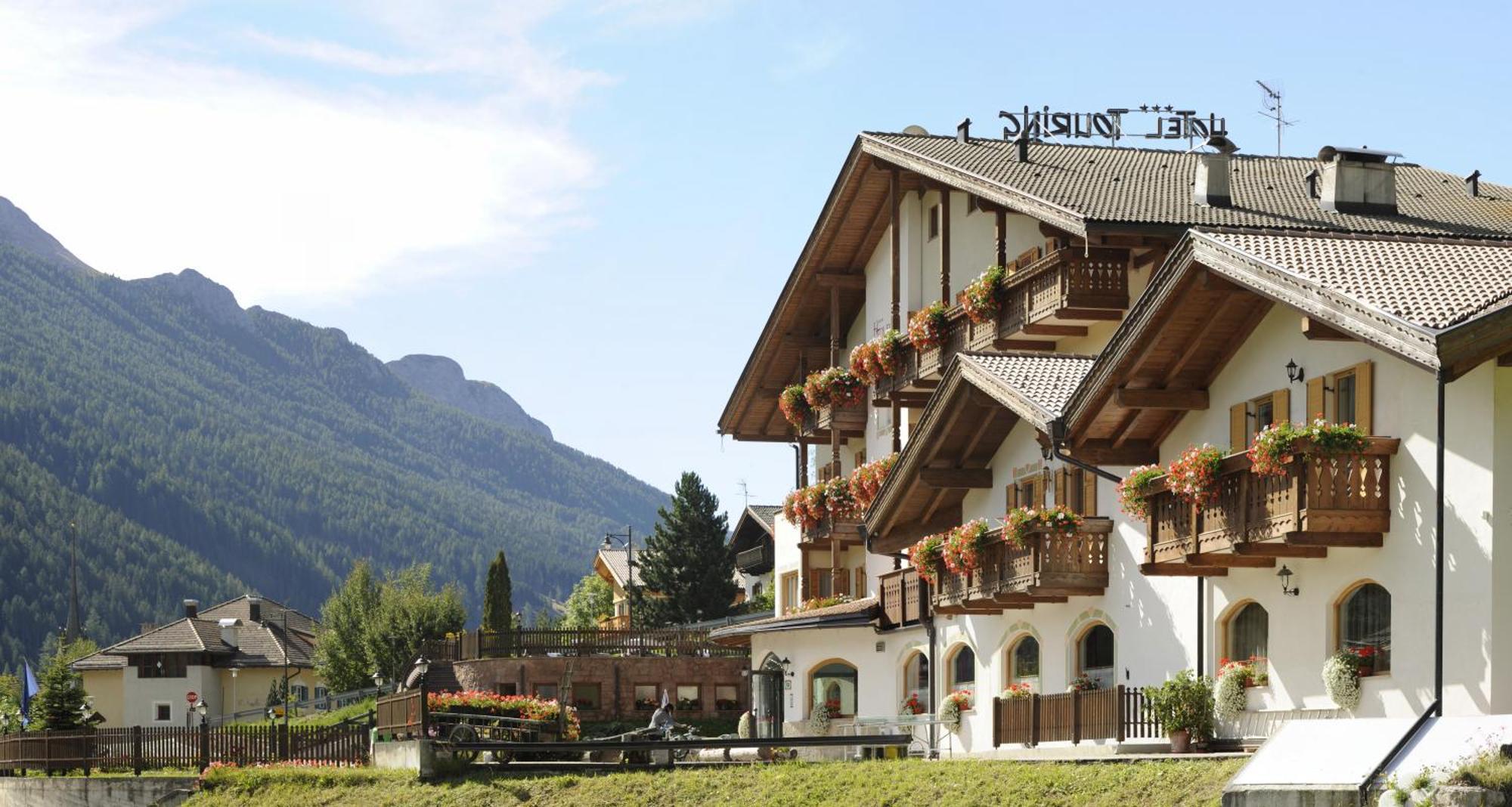 Alpine Touring Hotel-Petfriendly Поцца-ді-Фасса Екстер'єр фото